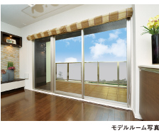 室内を明るく開放的に。ワイドサッシ